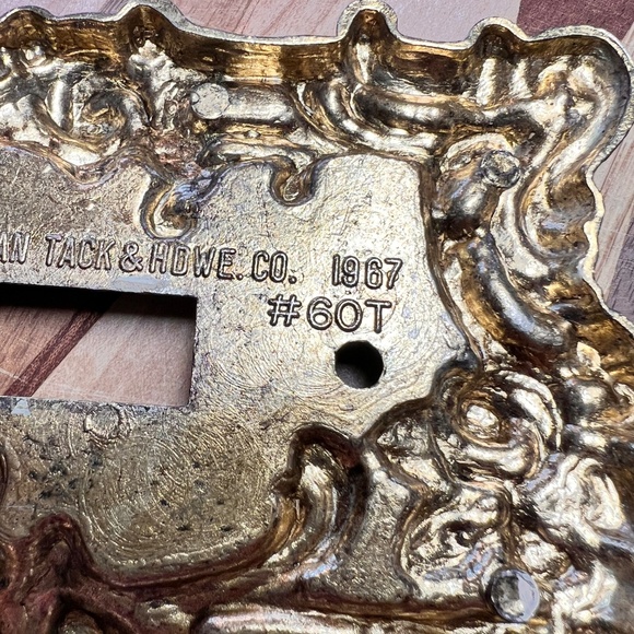 Vintage American Tack & Howe Floral Brass Light Switch Covers - Picture 4 of 5